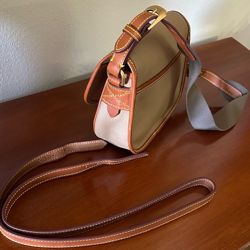 Dooney & Bourke Beige and Tan Pebbled Leather Crossbody Bag - Picture 3 of 10